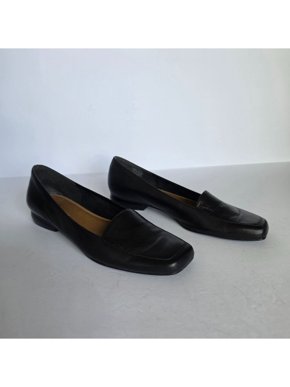 Naturalizer Black Leather Loafers Women 10.5 Square Toe Slip On Career Flats